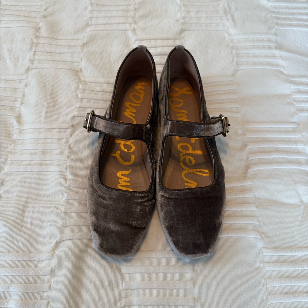 Sam Edelman Michaela Velvet Flats - size 7.5
